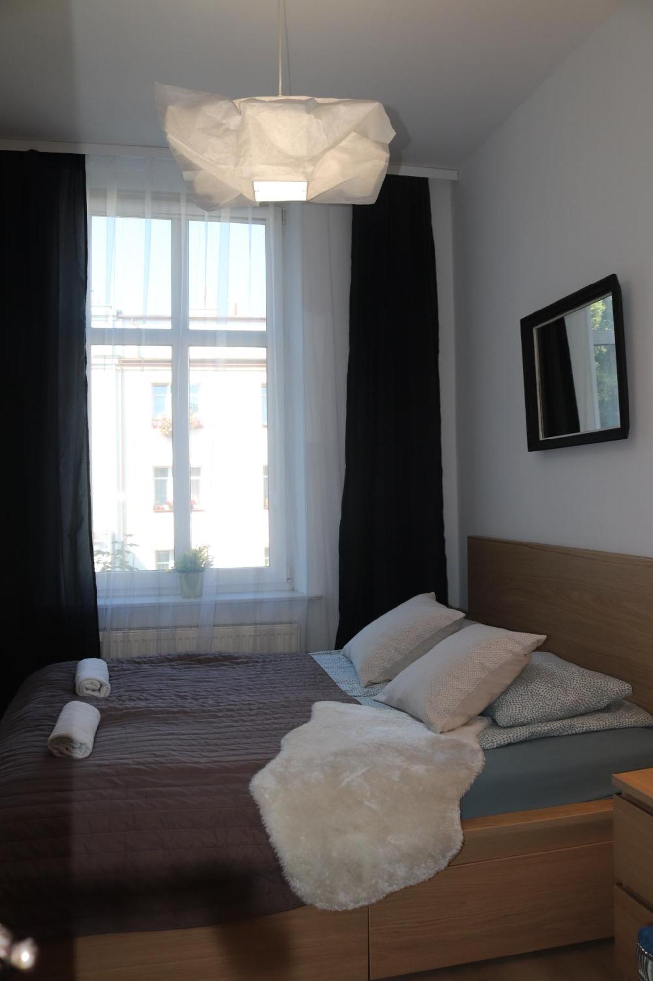 Citystay Retro 5 Min Plaza!