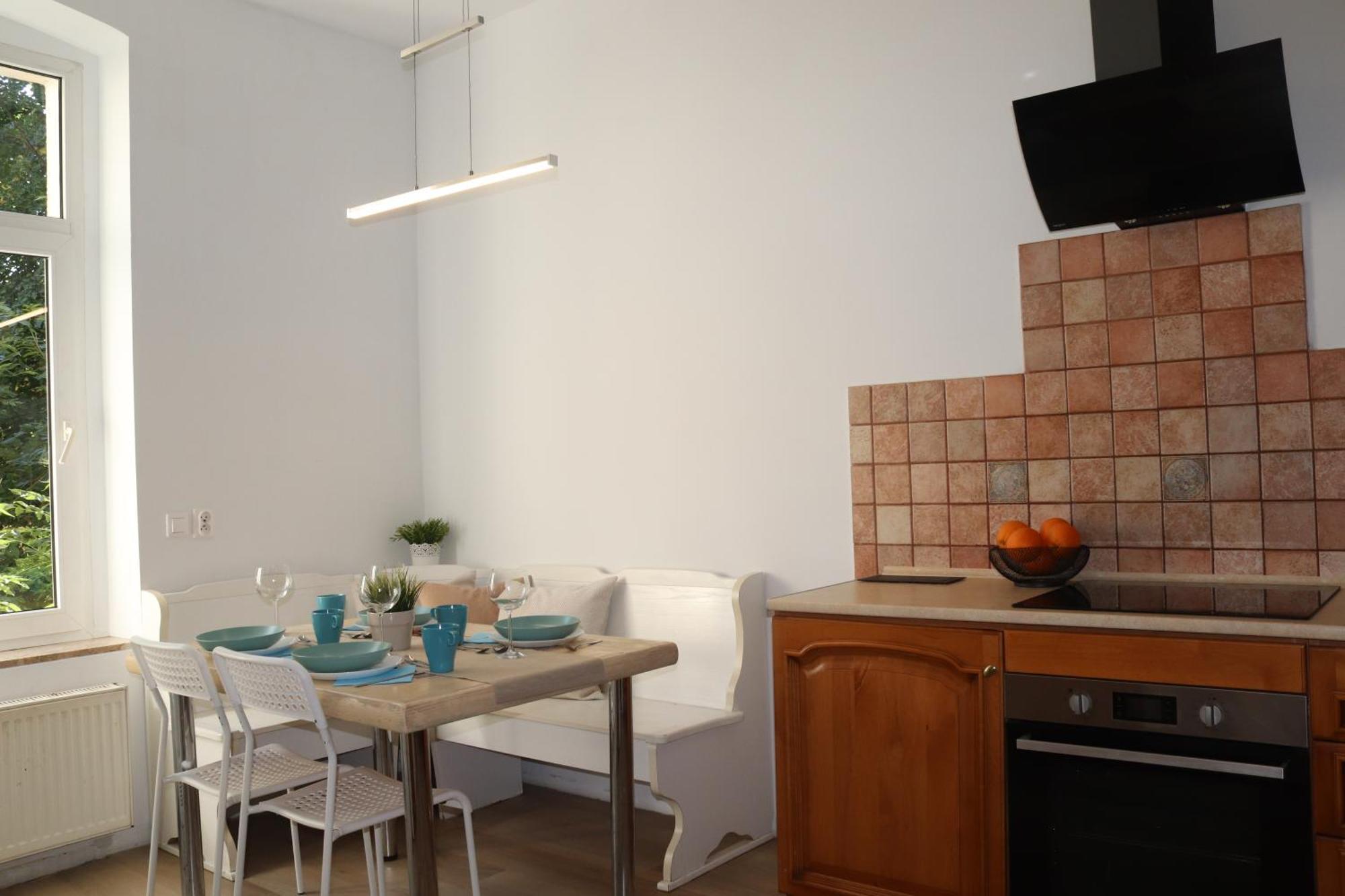 Citystay Retro 5 Min Plaza! *