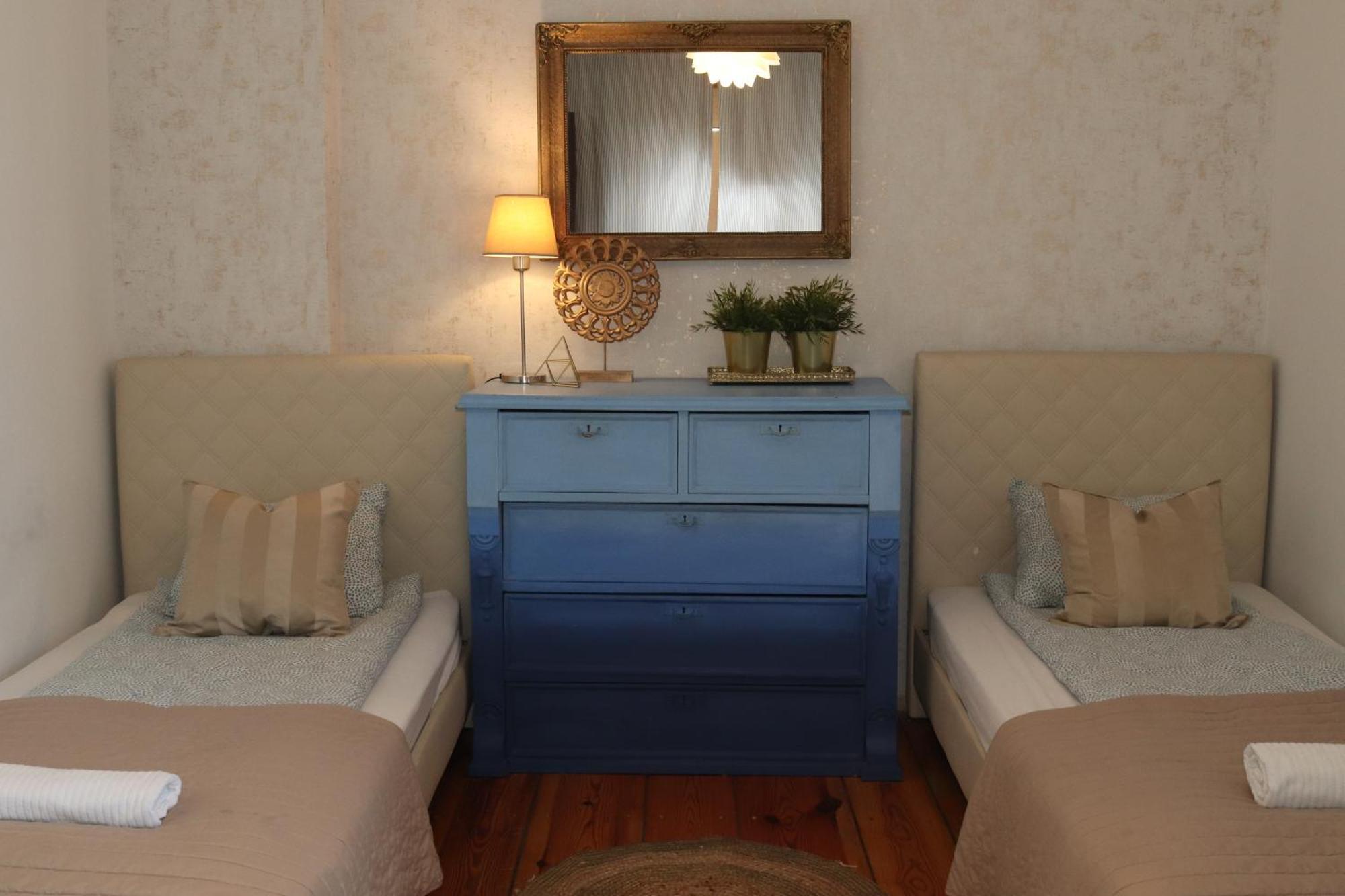 Citystay Retro 5 Min Plaza! *